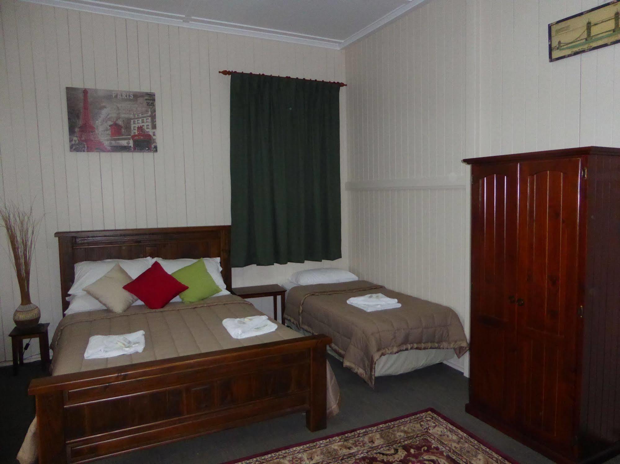 Exchange Hotel Toogoolawah Exterior foto
