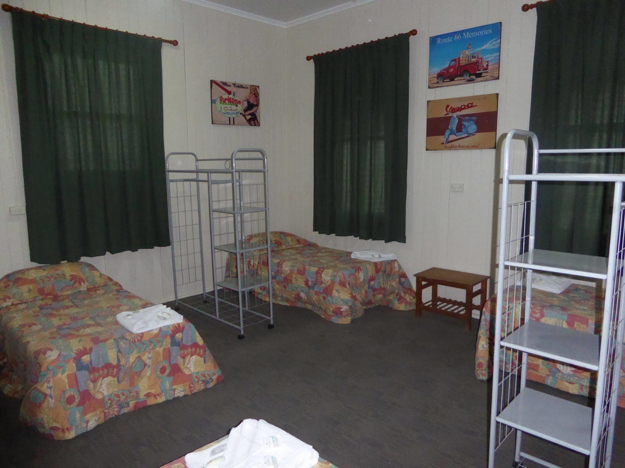 Exchange Hotel Toogoolawah Exterior foto