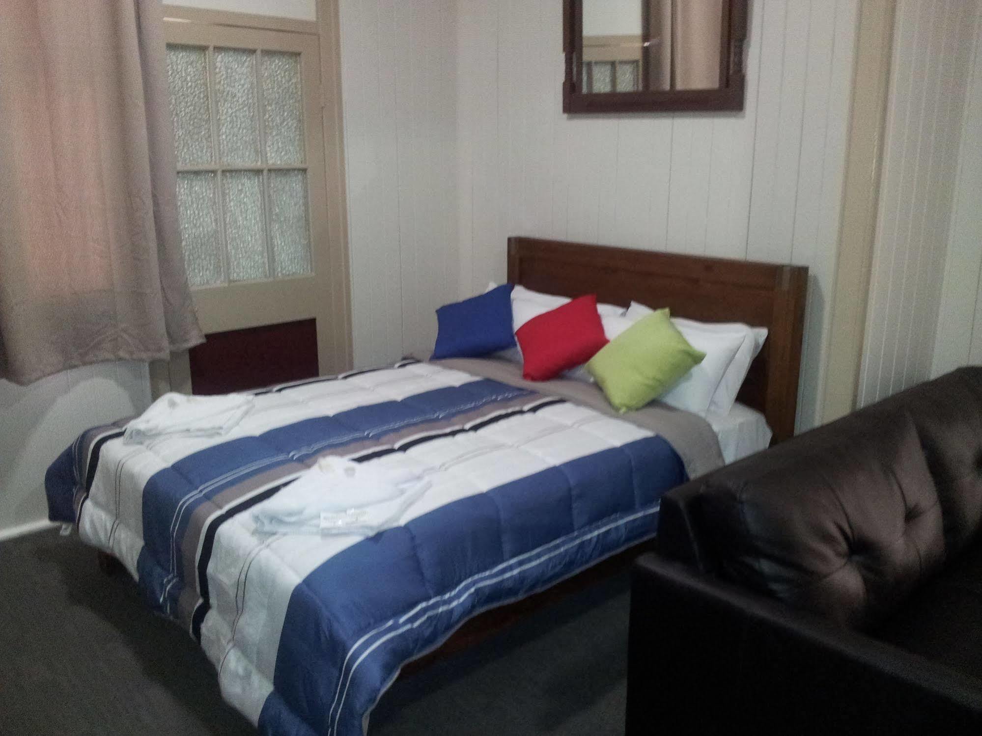 Exchange Hotel Toogoolawah Exterior foto
